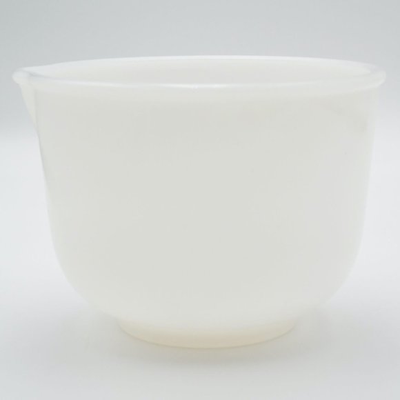 Mckee Glasbake Milkglass 6.5" Mixing Bowl with Spout for Sunbeam - Picture 2 of 5